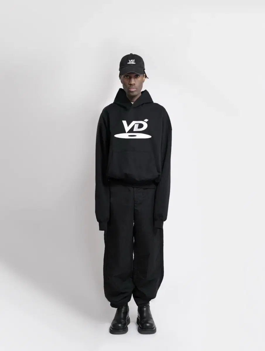 뷰자데 vuja de VD logo hoodie